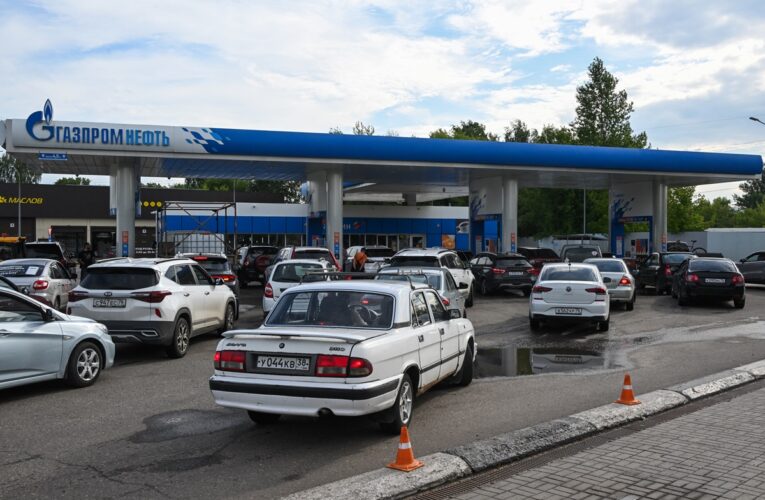 У Сочі закінчується бензин: влада просить менше їздити