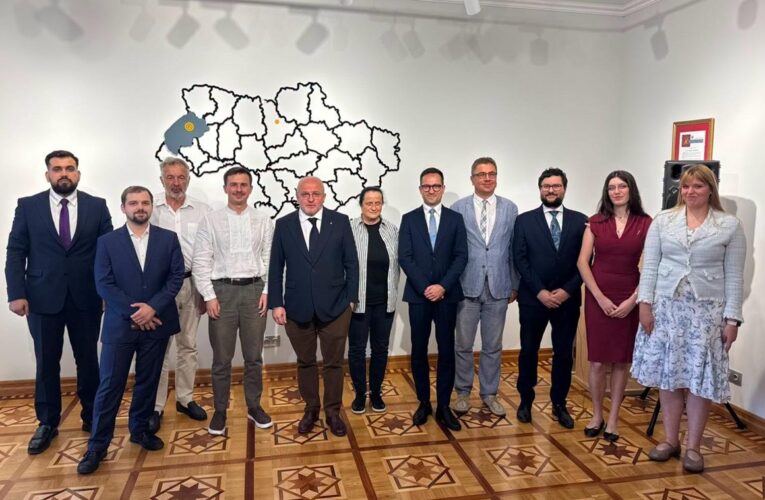 Україна отримала від Польщі новий список місць для ексгумацій