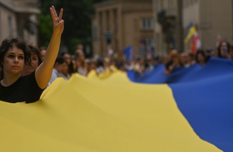 Українці визначилися щодо виведення військ з Донбасу