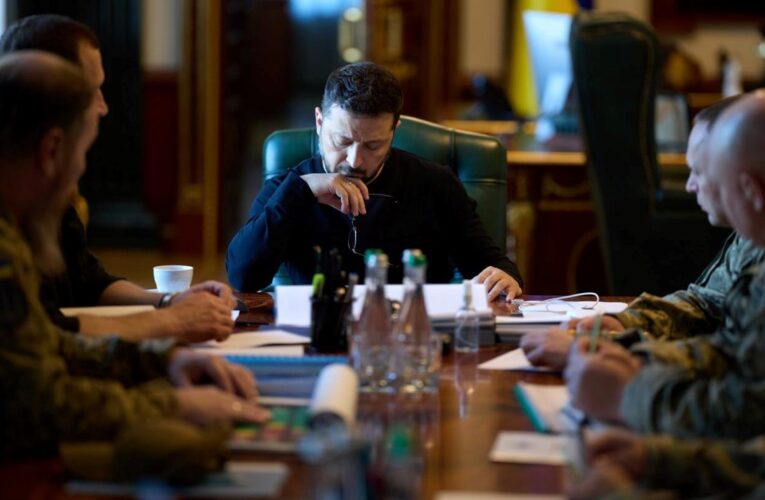 Зеленський анонсував кадрові зміни в армії