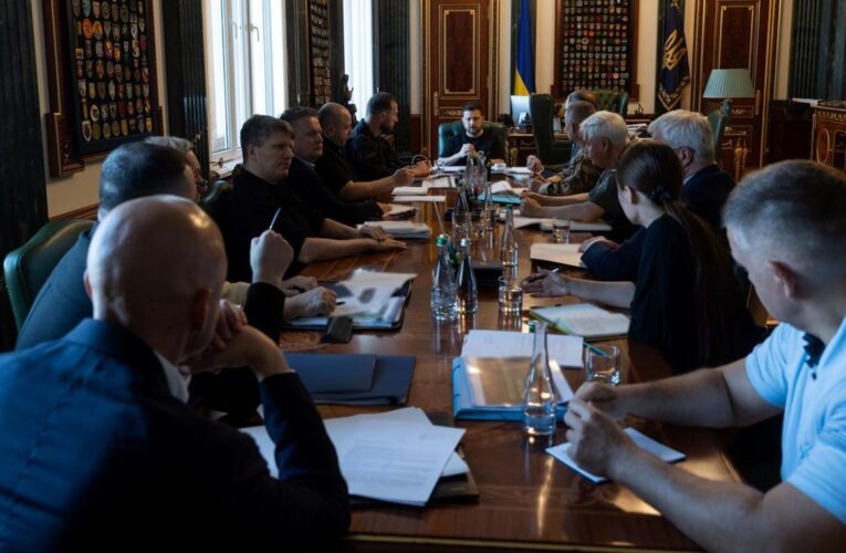 Зеленський провів нараду щодо ракетної зброї